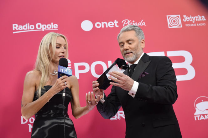 Aktorzy przejęli scenę w Opolu! Totalne wzruszenie i tęsknota za Magdą Umer i Agnieszką Osiecką