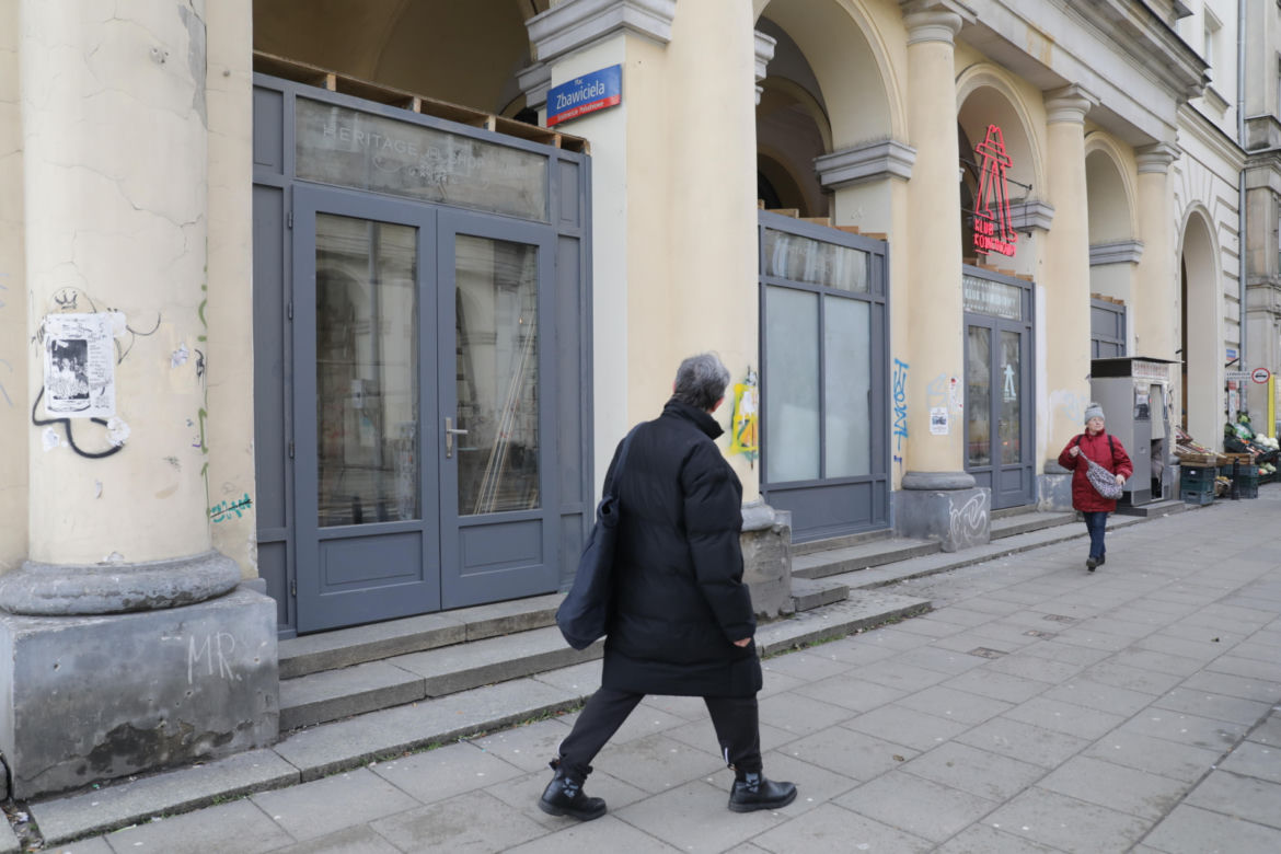 Samowola budowlana na pl. Zbawiciela