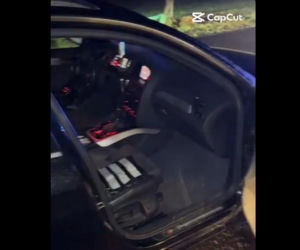 Paczka z narkotykami w samochodzie