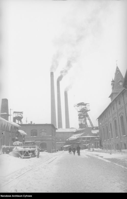 Tak wyglądała praca w wałbrzyskiej kopalnia "Chrobry" w 1946 roku. Niesamowite zdjęcia górników