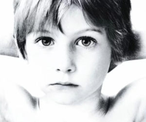 U2 i historia powstania debiutu. 46 lat ukazał się krążek Boy 