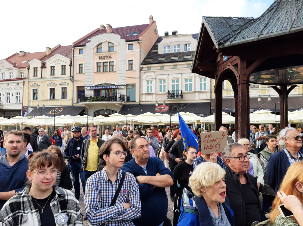 "Ani Jednej Więcej. Przestańcie nas zabijać". Kobiety w Rzeszowie wyszły na ulicę!