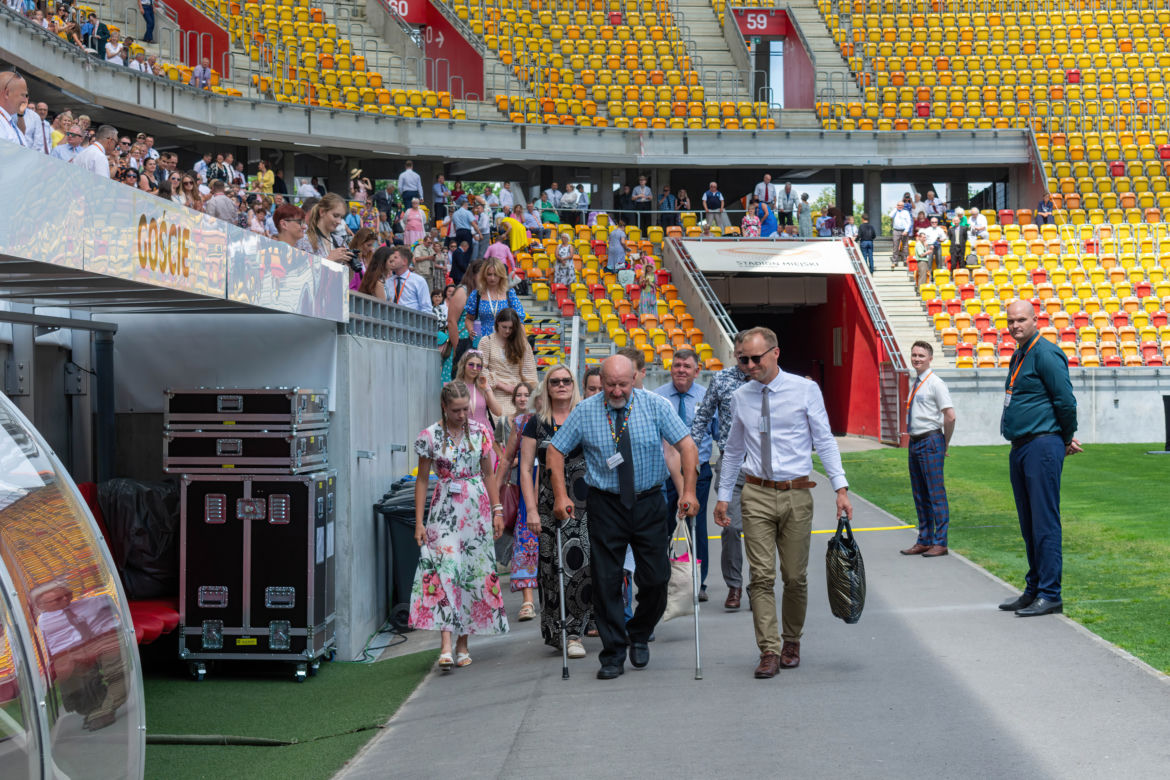Białystok. Kongres Świadków Jehowy zgromadził tłumy na Stadionie Miejskim