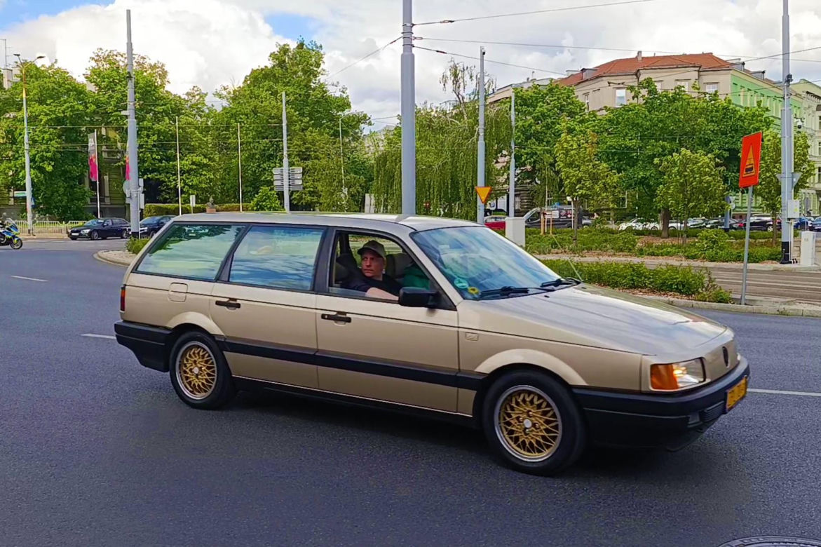 Parada zabytkowych pojazdów w Szczecinie