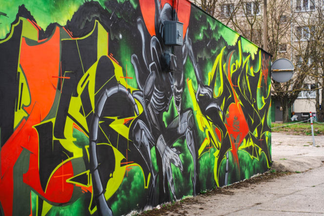 Przy ul. Mieszka I w Siedlcach można podziwiać całą galerię murali i graffiti