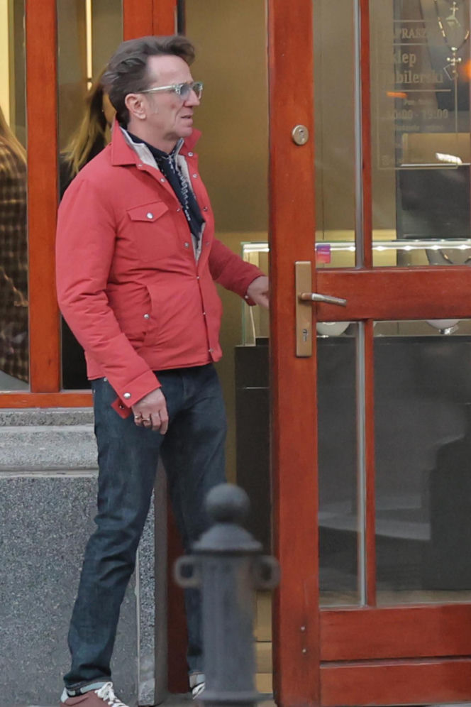 Paweł Wilczak szuka złota w w lombardzie