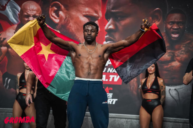 Ring girls Gromda 24