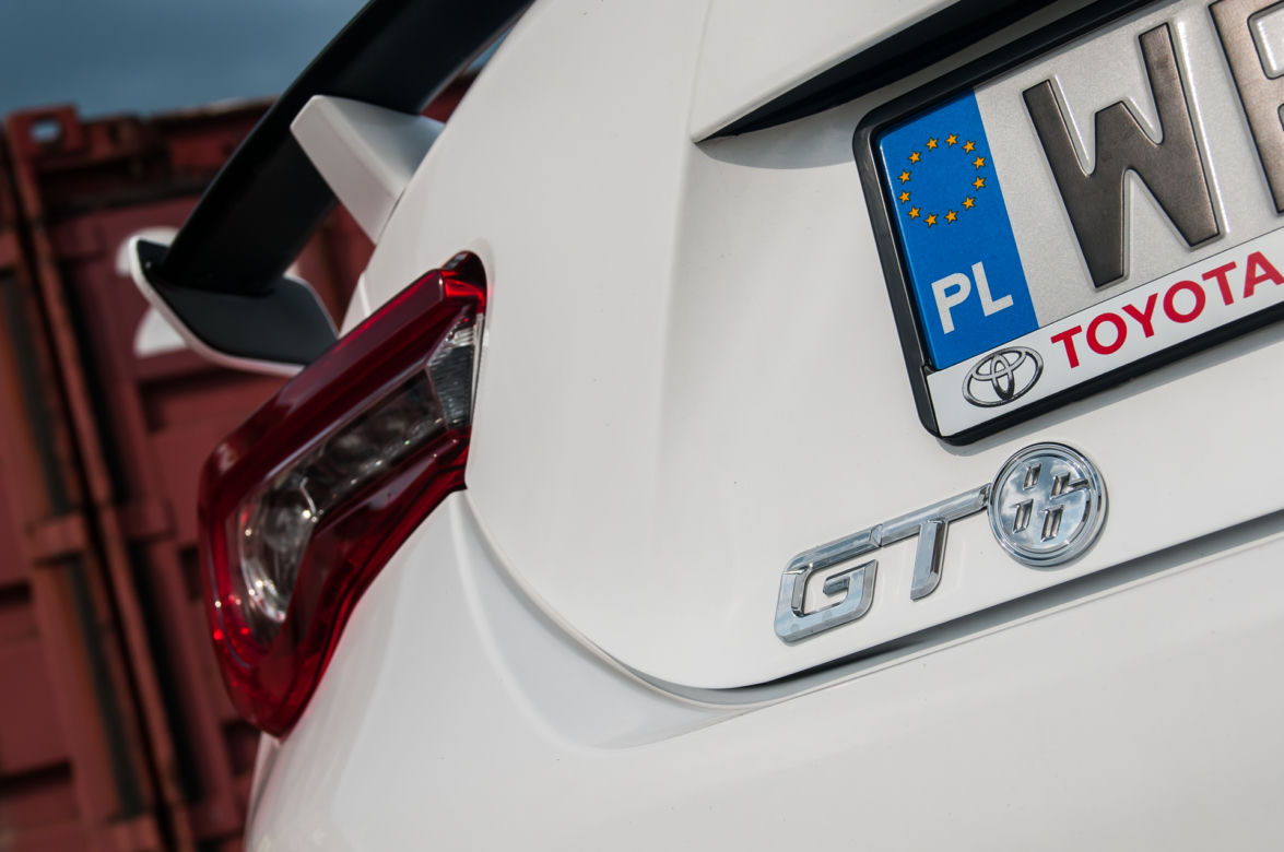Toyota GT86 2.0 Boxer 200 KM 6MT 