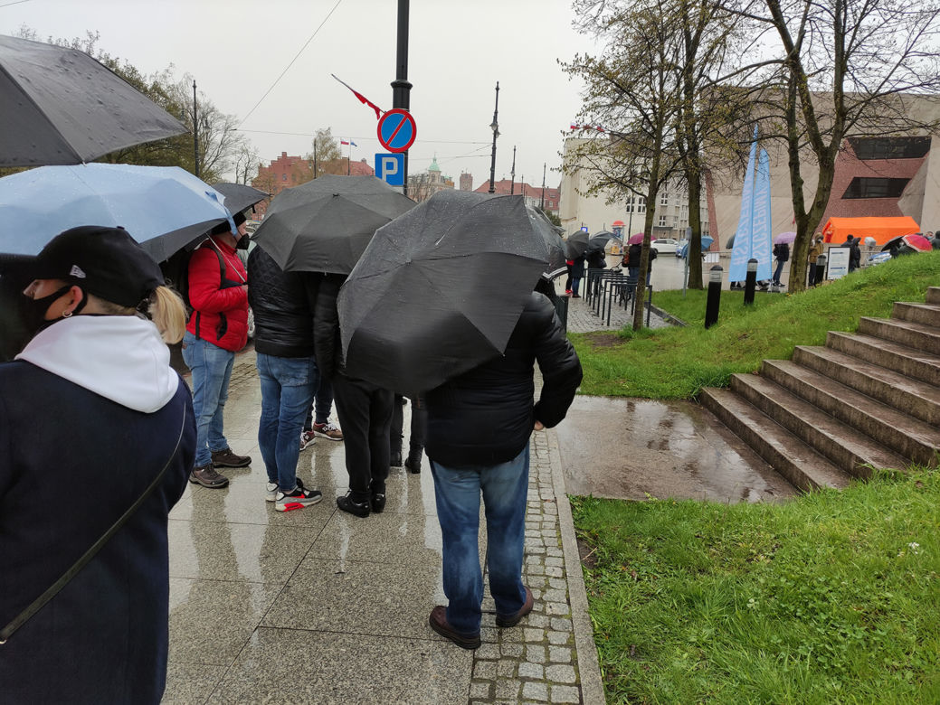 Toruń. Tłumy na szczepieniu podczas majówki [ZDJĘCIA]