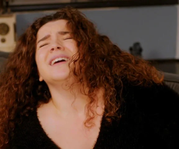 Miłość i nadzieja, odcinek 360: Melis przegra z niezrównoważoną Sedą. Niebezpieczna gosposia użyje szantażu - ZDJĘCIA