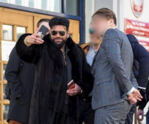 Krzysztof Rutkowski w futrze w sądzie