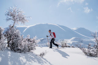 Turystyka górska w zimowym wydaniu. Czym jest skitouring i co musisz wiedzieć przed pierwszą wyprawą?