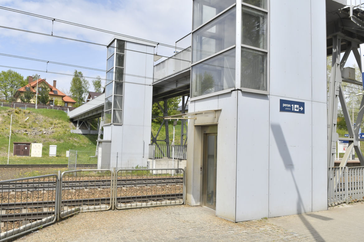  (Nie)wielki sukces PKP. Jest zielone światło na kolej do lotniska w Modlinie