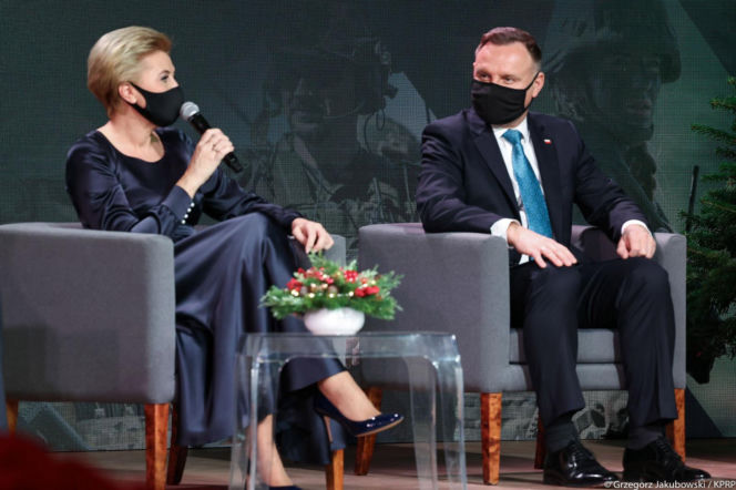 Świąteczne kreacje Agaty Dudy