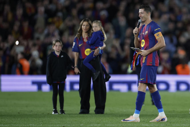 Robert Lewandowski po pożegnalnym meczu na stadionie Barcelony