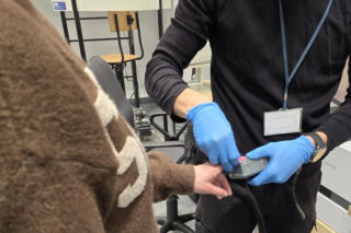 Mówią, że woda jest rdzawa i trzeba ją sprawdzić. Policja ma pilny apel