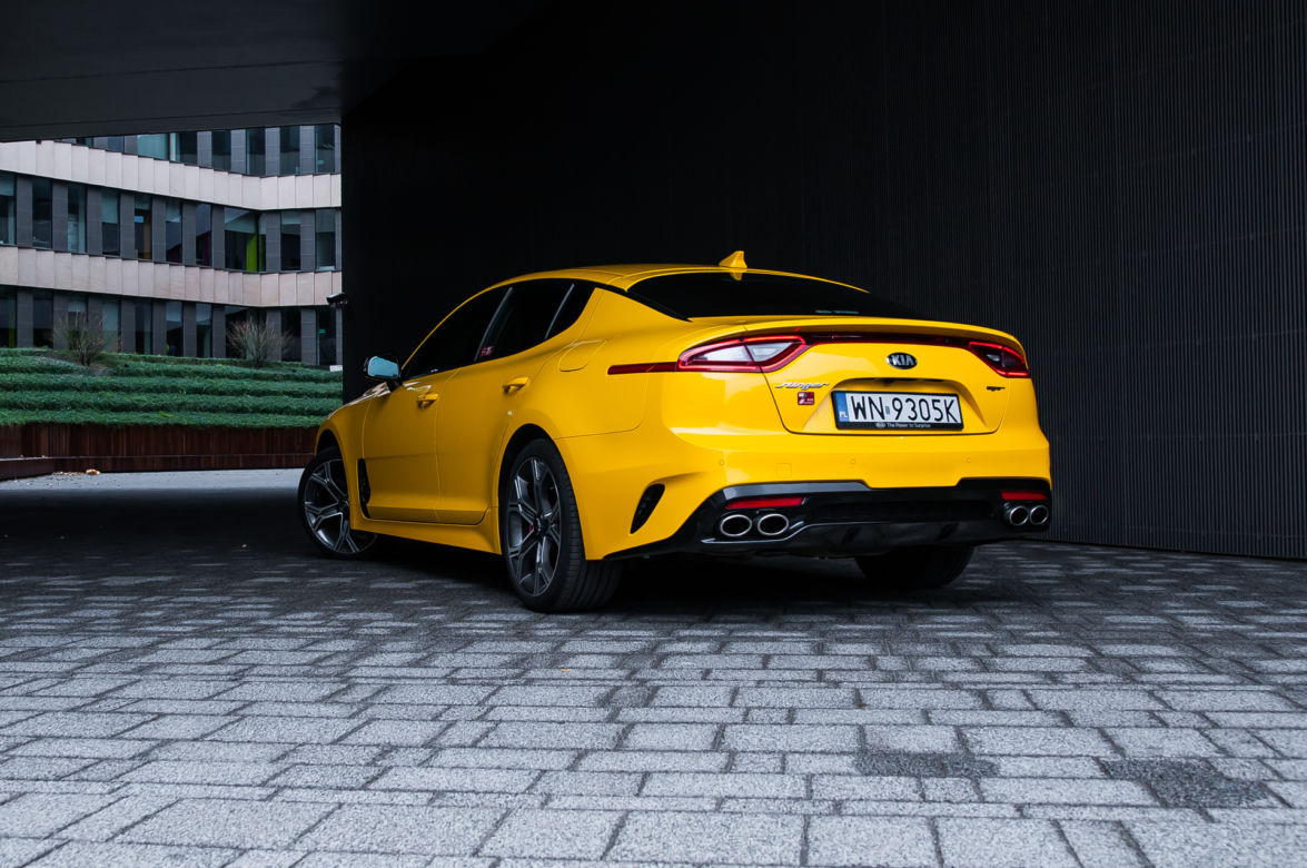 Kia Stinger GT 3.3 V6 T-GDI 366 KM 8AT AWD