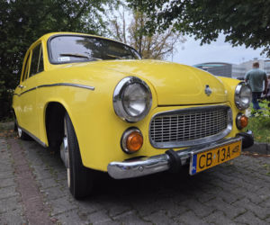 Prawdziwe motoryzacyjne perełki pod Torbydem! Bydgoskie Klasyki Nocą znów zachwyciły