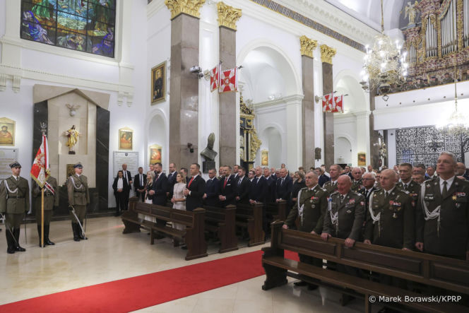 Marta Nawrocka w kostiumie na Święcie Wojska Polskiego. Czym zaskoczy pierwsza dama w tym roku?