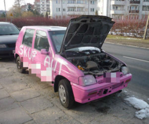 Najdziwniejsze wraki na ulicach Warszawy