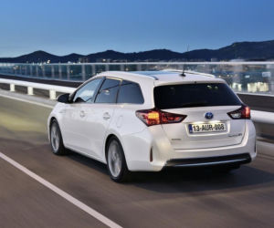 Toyota Auris Touring Sports 1.4 100 KM LIFE - cena od 62 900 zł