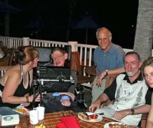 Stephen Hawking na wyspie Epsteina! Zdjęcie w sieci