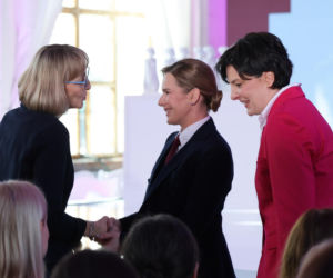 Marta Nawrocka zabrała głos przed Dniem Kobiet. Jej strój nie był przypadkiem