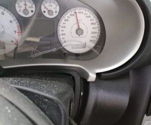 Licznik zatrzymał się na prędkości 90 km/h. 4 osoby z obrażeniami trafiły do szpitala