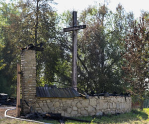 Krzyż przetrwał inferno. Zadziałała opatrzność?