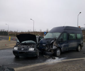 Wypadek na obwodnicy Olecka. Zderzyły się dwa samochody osobowe
