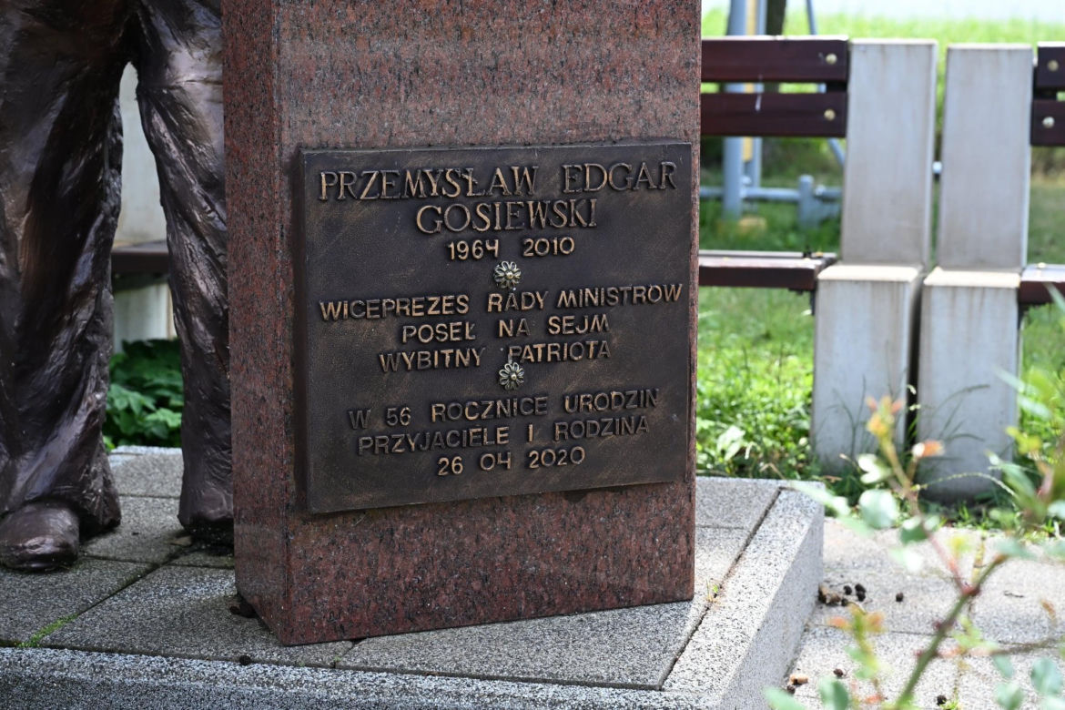 Pomnik Przemysława Gosiewskiego w Dąbkach