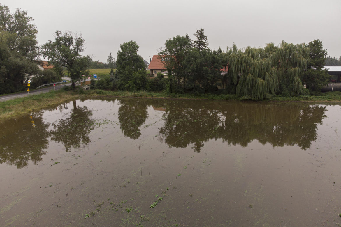 Czarna Woda zalewa Gniechowice