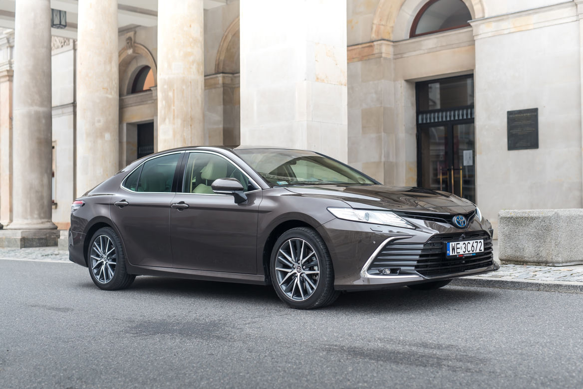 Toyota Camry lifting 2021