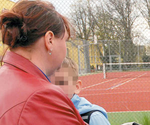 Zamknęła dzieci w grobowcu