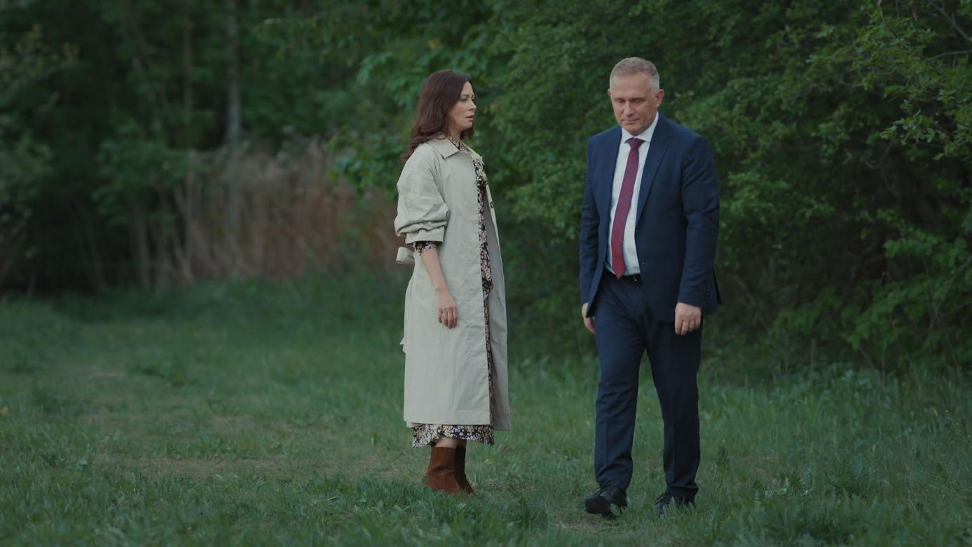 M jak miłość odc. 1946. Joanna (Dominika Sakowicz), Artur Rogowski (Robert Moskwa)