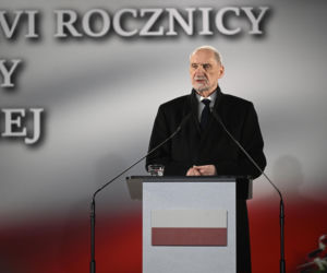 Marsz Pamięci PiS przeszedł ulicami Warszawy. To już 16 lat po katastrofie smoleńskiej