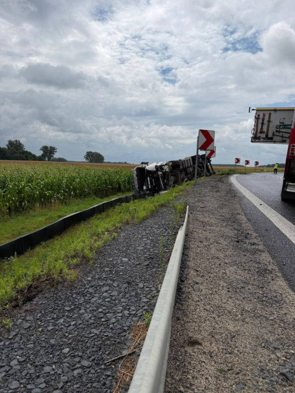 Tragiczny wypadek na Dolnym Śląsku. Dwie osoby nie żyją, droga jest zablokowana!