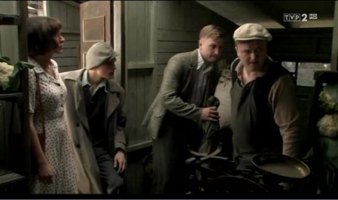 Czas honoru Powstanie 7 sezon odc. 2. Michał (Kuba Wesołowski), Celina (Olga Bołądź), Wilk (Adam Fidusiewicz), Karkowski (Bartek Kasprzykowski)
