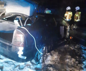 Koszmar pod Lublinem! Auto PEŁNE nastolatków dachowało w rzece! Mamy zdjęcia 