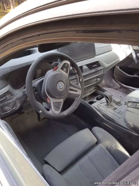 BMW M5 z wypożyczalni rozebrane na części 