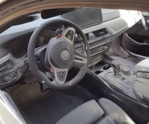 BMW M5 z wypożyczalni rozebrane na części 