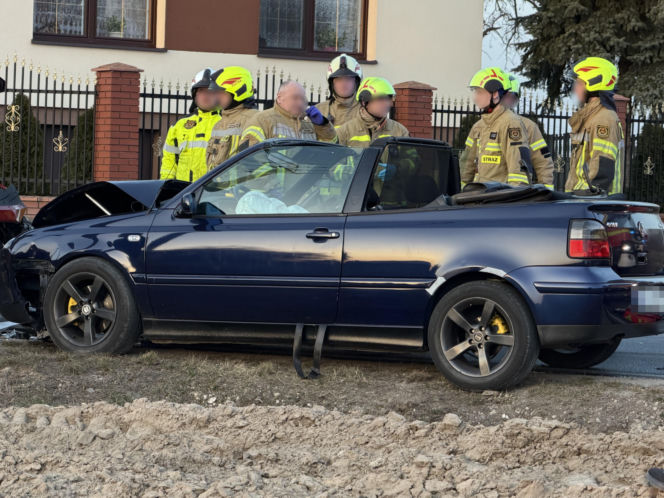Huk w spokojnej wsi. Doszło do wypadku, jedna osoba w szpitalu