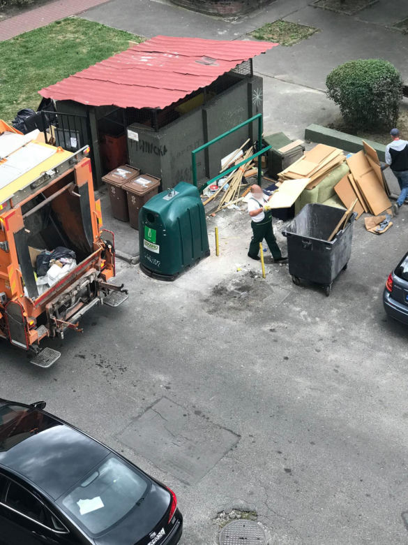 Altanka śmieciowa przy ul. Świętosławskiej 7