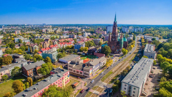 To największe miasto w województwie śląskim. Jednak nie zawsze posiadało prawa miejskie