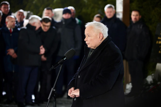 Jarosław Kaczyński w Starachowicach – Hołd dla Matki i Refleksje o Polsce