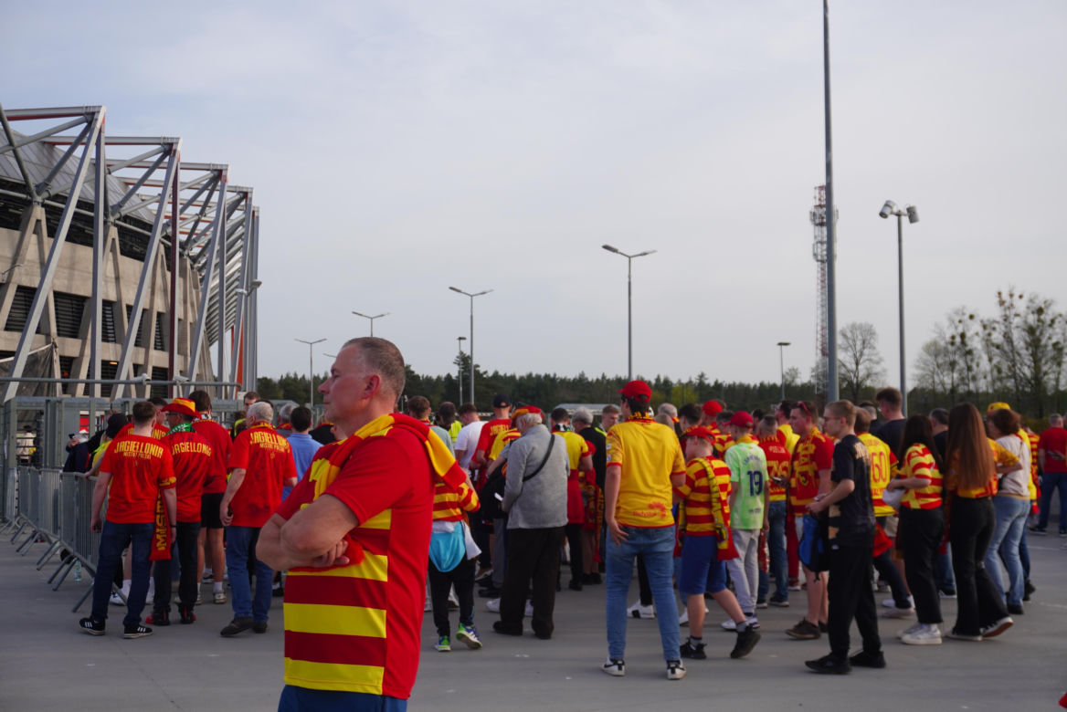 Kibice Jagiellonii Białystok przed meczem z Realem Betis 17.04.2025
