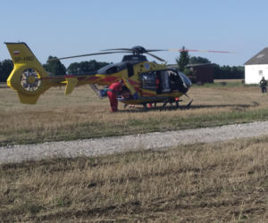 Fatalny wypadek pod Płockiem! Dziecko uderzyło w samochód! Zabrał je śmigłowiec