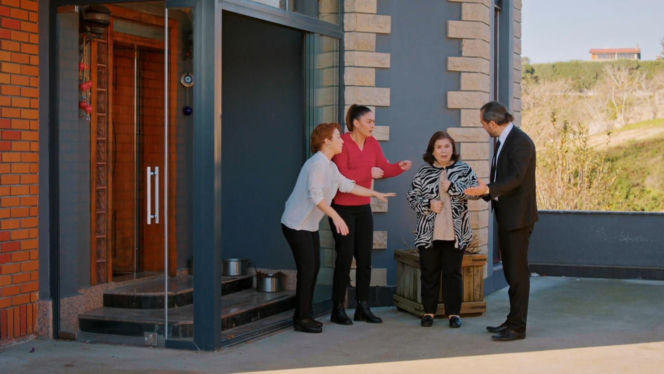 Miłość i nadzieja, odc. 377. Naciye, Yildiz, Hulya, Arif