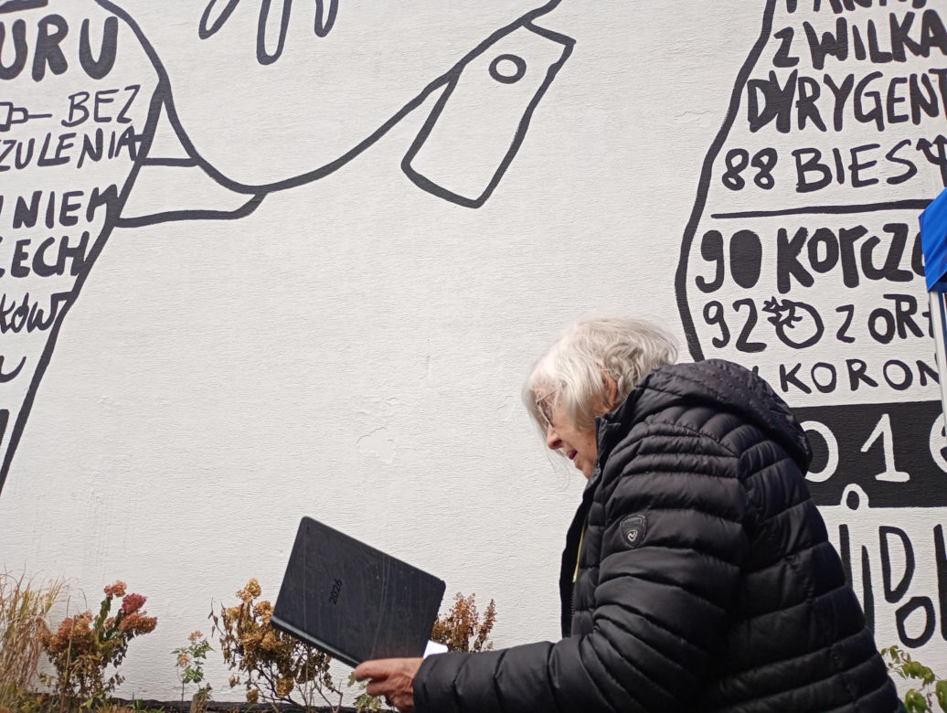 Nowy mural w Krakowie na cześć Andrzeja Wajdy. Żona reżysera nie kryje zachwytu