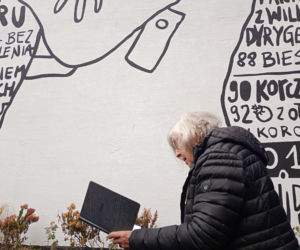 Nowy mural w Krakowie na cześć Andrzeja Wajdy. Żona reżysera nie kryje zachwytu